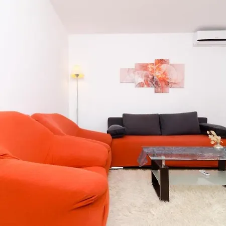 Boo - Two Bedroom With Two Balconies Apartmán *